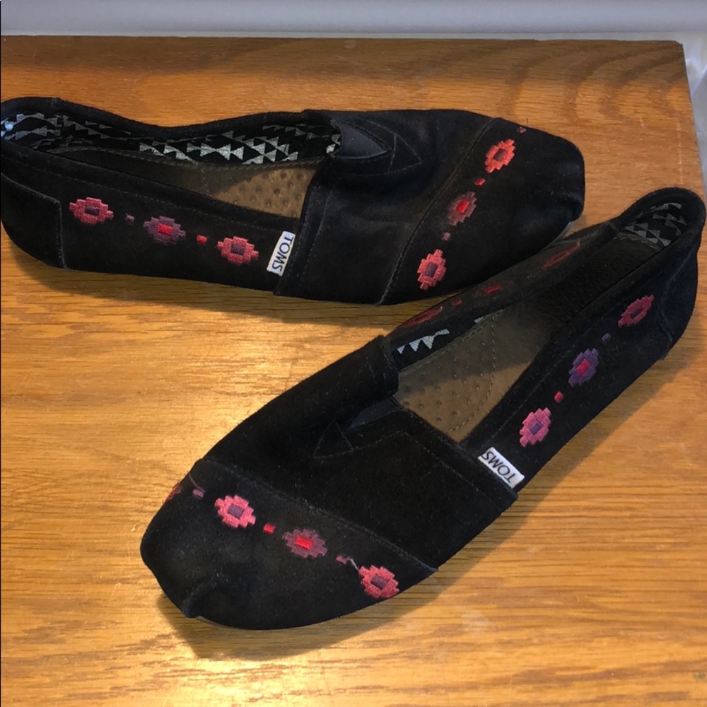 Black suede toms with details
